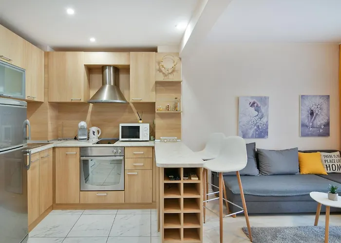 Paradise - Free Parking Apartment Warna